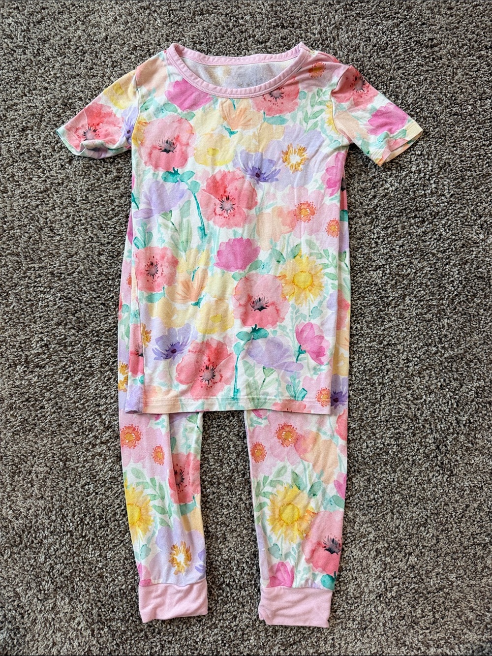 Girls Floral Short-Sleeve Pajama Set in Pastel Multicolor
